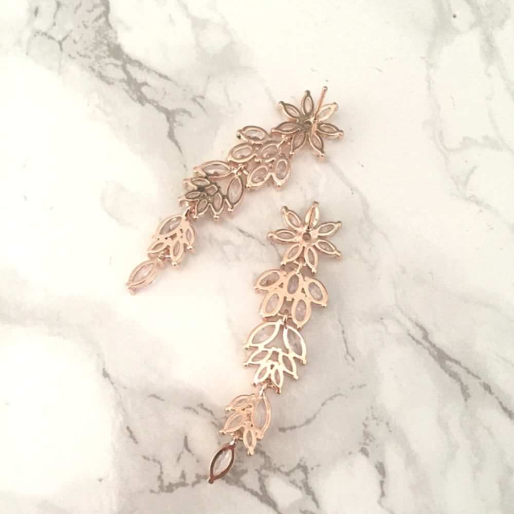 【ピアス・イヤリング】shooting star ジルコニアピアス/ブライダルアクセサリー 【結婚式 ピアス イヤリング】