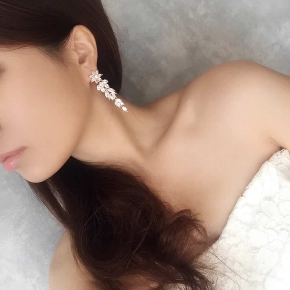 【ピアス・イヤリング】shooting star ジルコニアピアス/ブライダルアクセサリー 【結婚式 ピアス イヤリング】