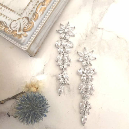 【ピアス・イヤリング】shooting star ジルコニアピアス/ブライダルアクセサリー 【結婚式 ピアス イヤリング】