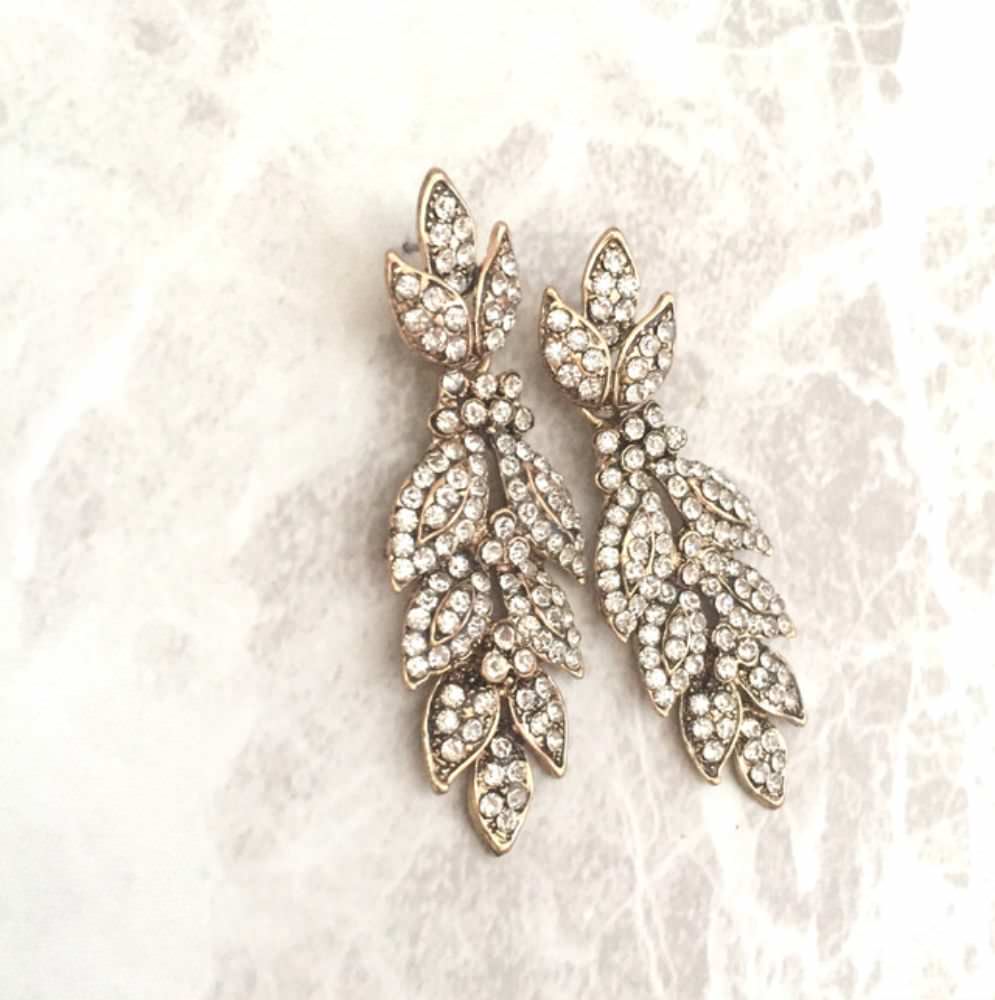 【ピアス・イヤリング】leaf shower ビジューピアス/ブライダルアクセサリー 【結婚式 ピアス イヤリング】