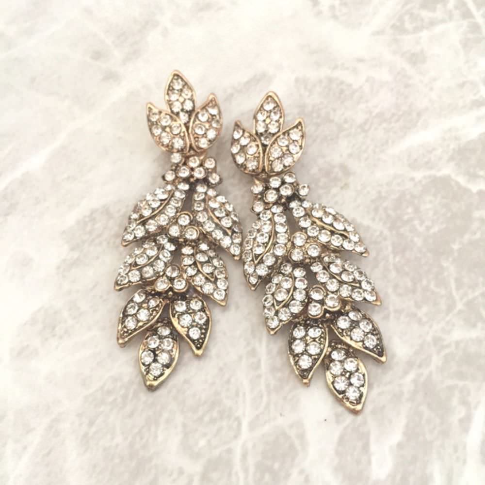 【ピアス・イヤリング】leaf shower ビジューピアス/ブライダルアクセサリー 【結婚式 ピアス イヤリング】