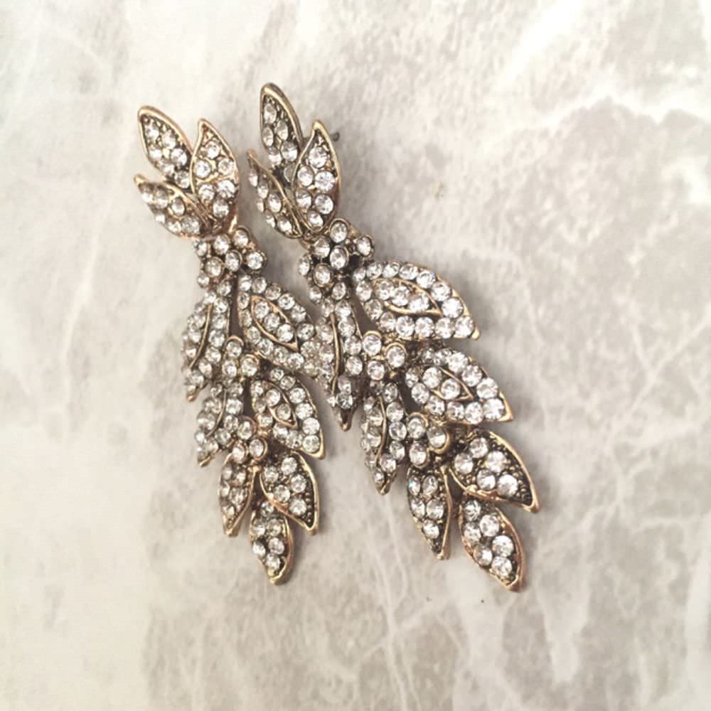 【ピアス・イヤリング】leaf shower ビジューピアス/ブライダルアクセサリー 【結婚式 ピアス イヤリング】