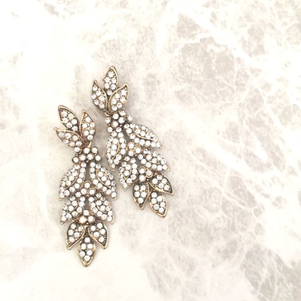 【ピアス・イヤリング】leaf shower ビジューピアス/ブライダルアクセサリー 【結婚式 ピアス イヤリング】