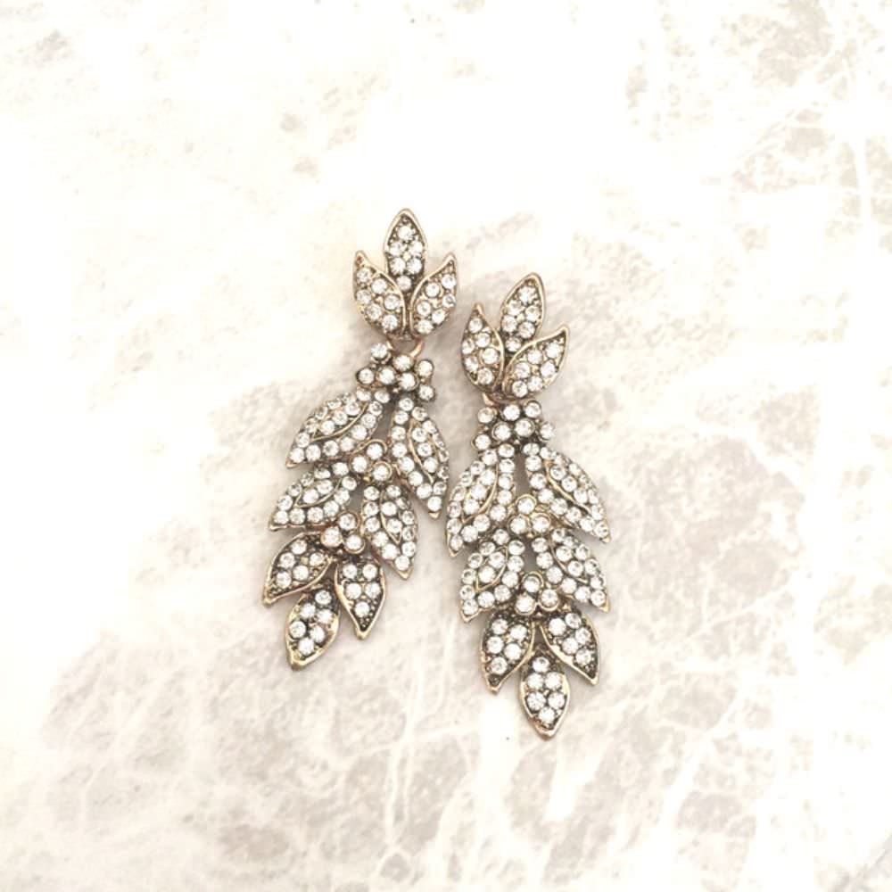 【ピアス・イヤリング】leaf shower ビジューピアス/ブライダルアクセサリー 【結婚式 ピアス イヤリング】