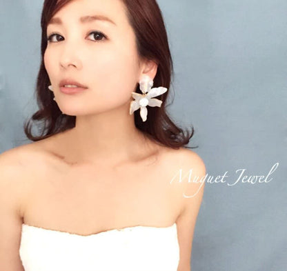 【ピアス・イヤリング】marble flower ビジューイヤリング/ブライダルアクセサリー 【結婚式 ピアス イヤリング】