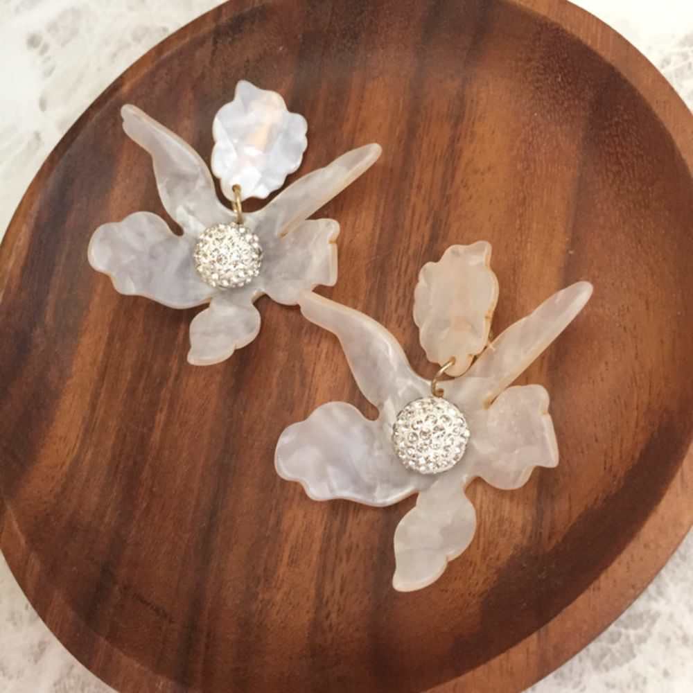 【ピアス・イヤリング】marble flower ビジューイヤリング/ブライダルアクセサリー 【結婚式　ピアス　イヤリング】