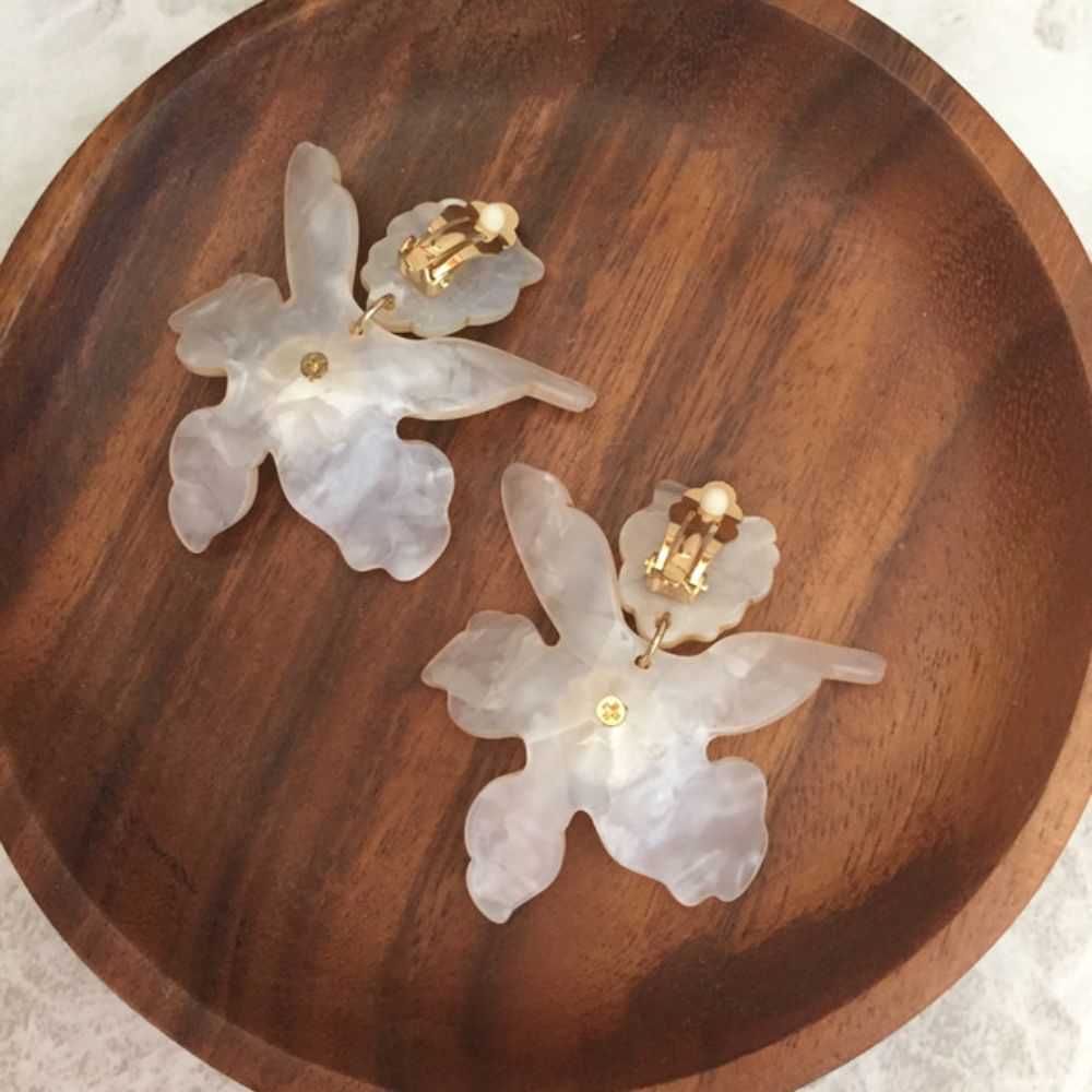 【ピアス・イヤリング】marble flower ビジューイヤリング/ブライダルアクセサリー 【結婚式 ピアス イヤリング】