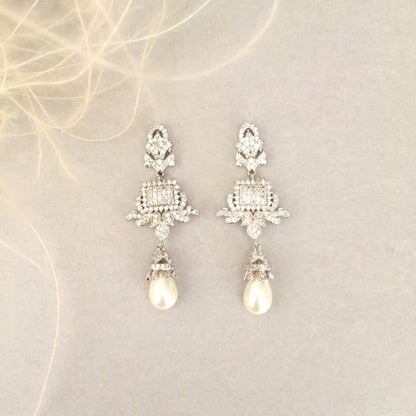 【ピアス・イヤリング】Lily ジルコニアピアス/ブライダルアクセサリー 【結婚式 ピアス イヤリング】