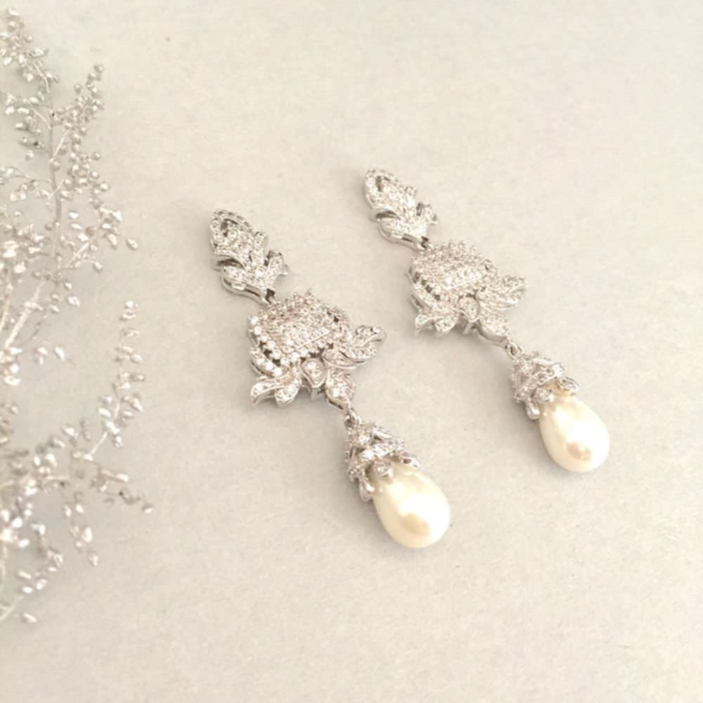 【ピアス・イヤリング】Lily ジルコニアピアス/ブライダルアクセサリー 【結婚式 ピアス イヤリング】