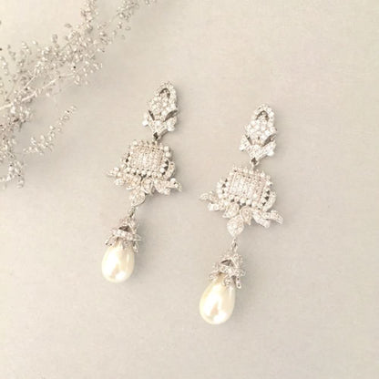 【ピアス・イヤリング】Lily ジルコニアピアス/ブライダルアクセサリー 【結婚式 ピアス イヤリング】