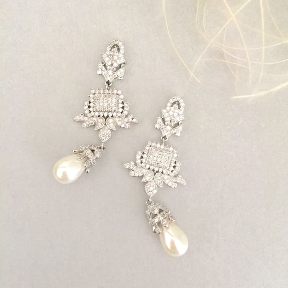 【ピアス・イヤリング】Lily ジルコニアピアス/ブライダルアクセサリー 【結婚式 ピアス イヤリング】