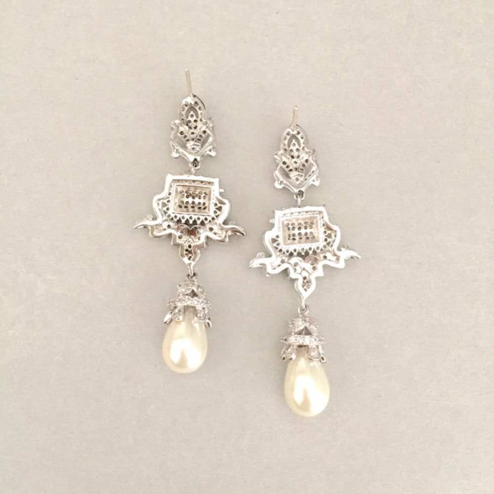 【ピアス・イヤリング】Lily ジルコニアピアス/ブライダルアクセサリー 【結婚式 ピアス イヤリング】