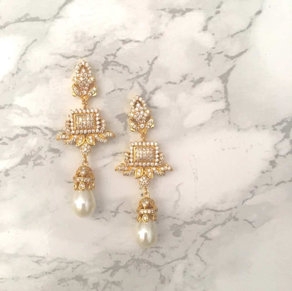 【ピアス・イヤリング】Lily ジルコニアピアス/ブライダルアクセサリー 【結婚式 ピアス イヤリング】