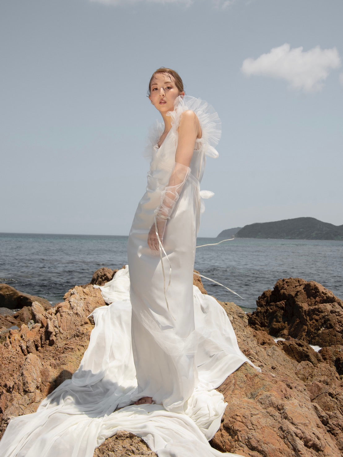 ドレープスリップドレス フリルショルダーアレンジ【ウェディングドレス レンタル】