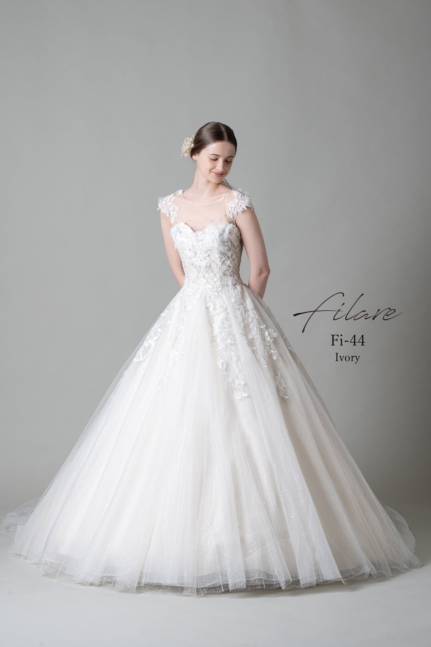 ティナ Fi-44-Ivory【ウェディングドレスレンタル】