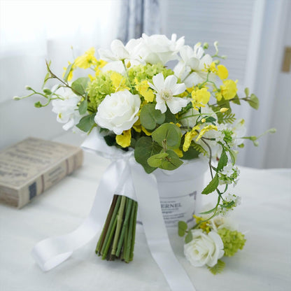 コスモスとスノーボールのブーケ【結婚式　フワラー　アーティフィシャルフラワー　ブーケ　ブートニア】