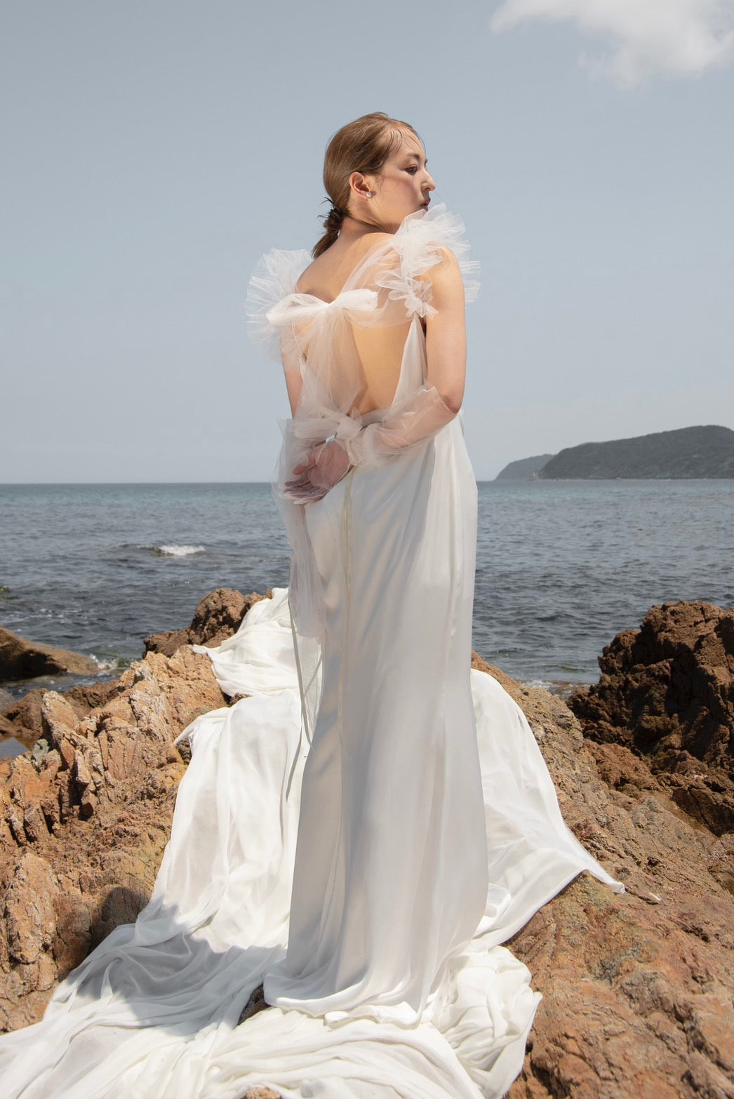 ドレープスリップドレス フリルショルダーアレンジ【ウェディングドレス レンタル】