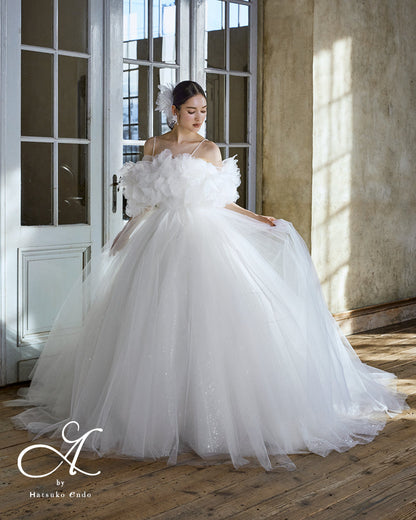 ナナ HE-164(Off White)【ウェディングドレスレンタル】