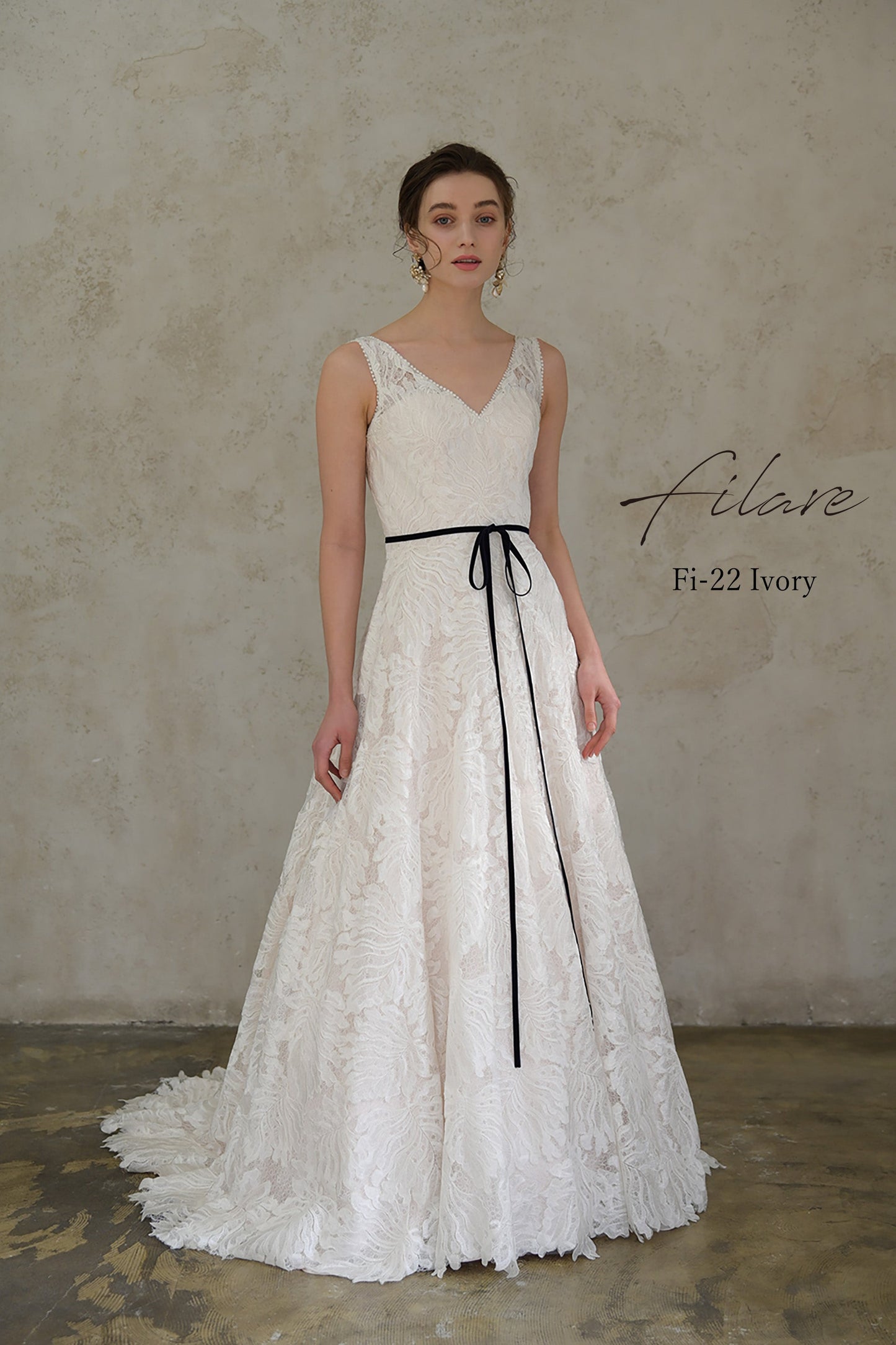 モンステラ F -22-Ivory【ウェディングドレスレンタル】