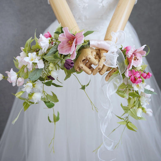 チューリップとグリーンのバレリーナブーケ【結婚式　フワラー　アーティフィシャルフラワー　ブーケ　ブートニア】