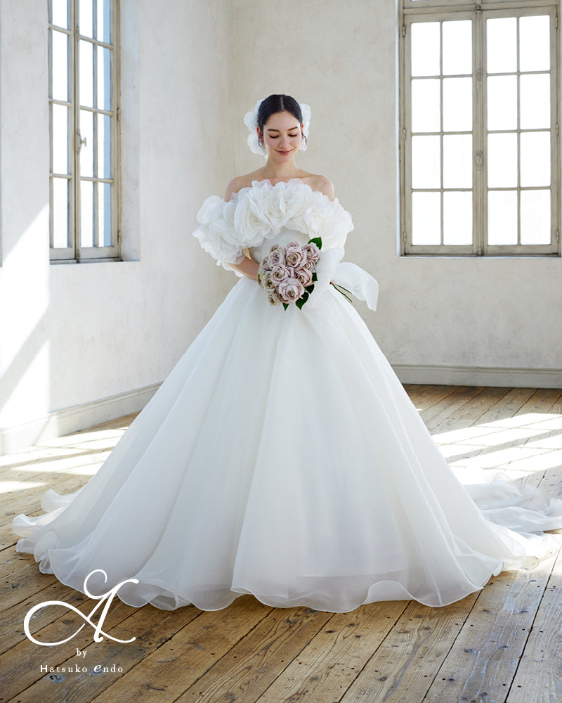 カメリア HE-154(Off White)【ウェディングドレスレンタル】