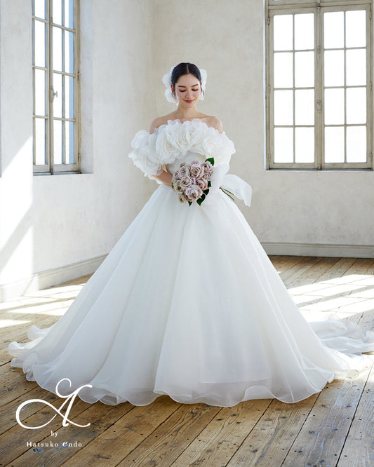 カメリア HE-154(Off White)【ウェディングドレスレンタル】