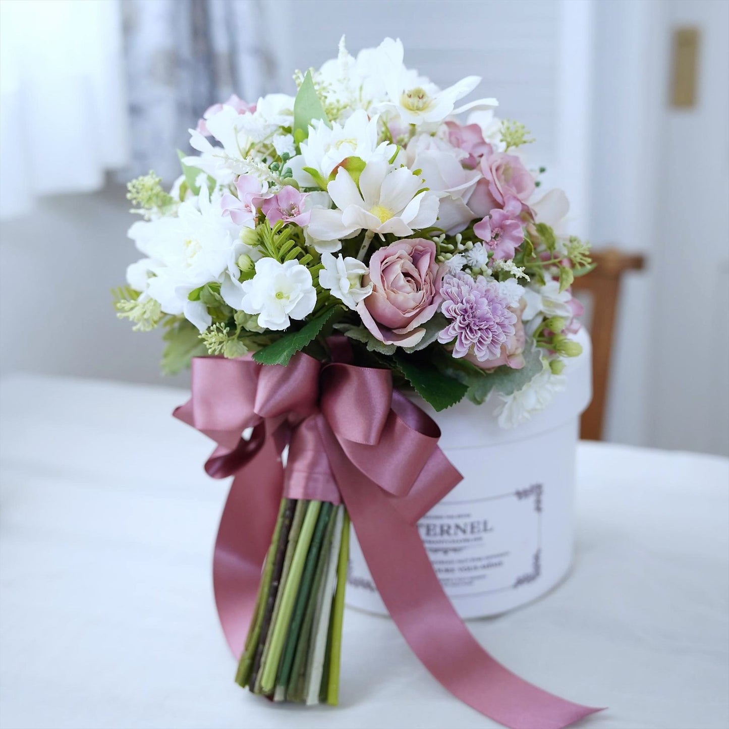 コスモスのピンクホワイトブーケ【結婚式　フワラー　アーティフィシャルフラワー　ブーケ　ブートニア】