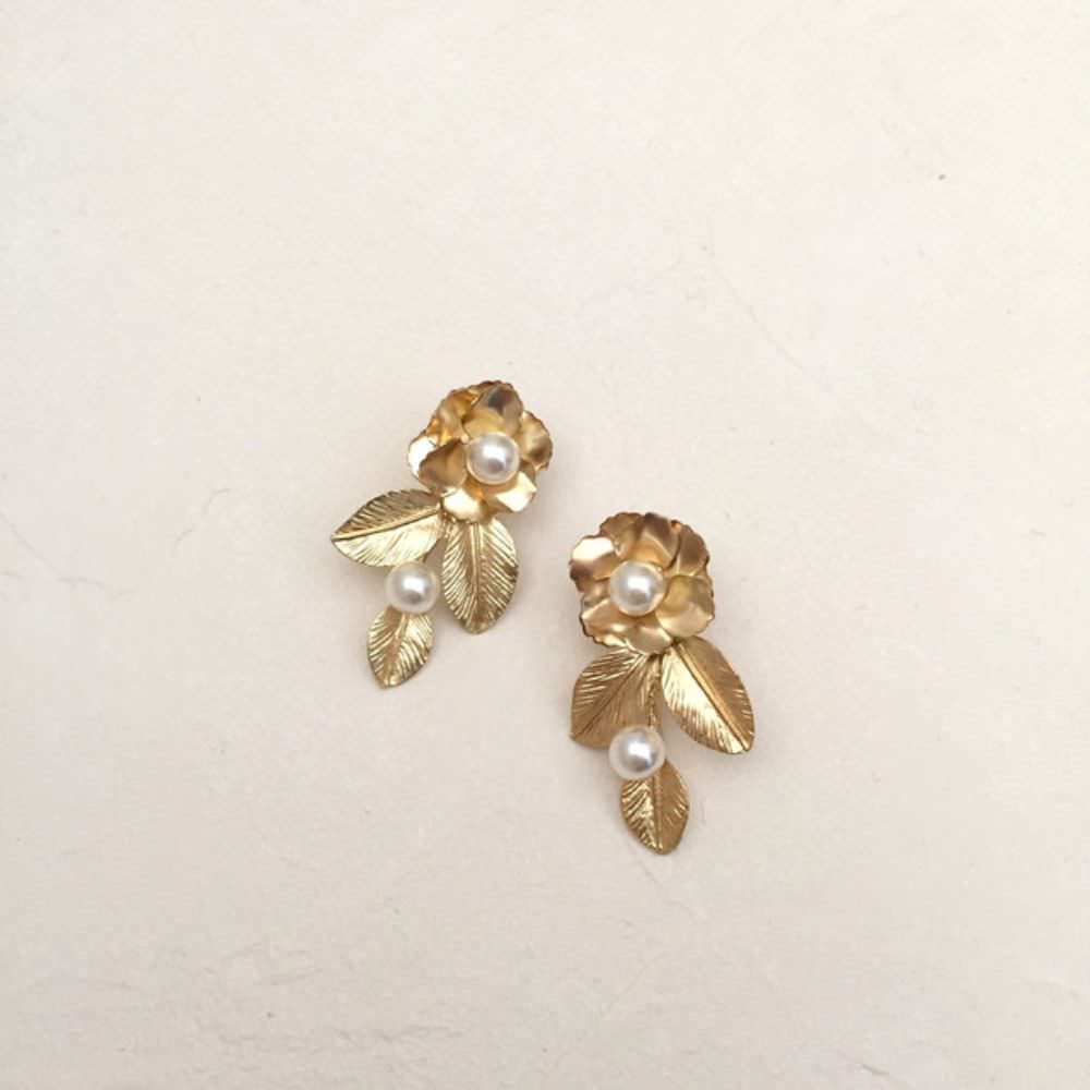 【ピアス・イヤリング】Natural ビジューピアス/ブライダルアクセサリー 【結婚式 ピアス イヤリング】