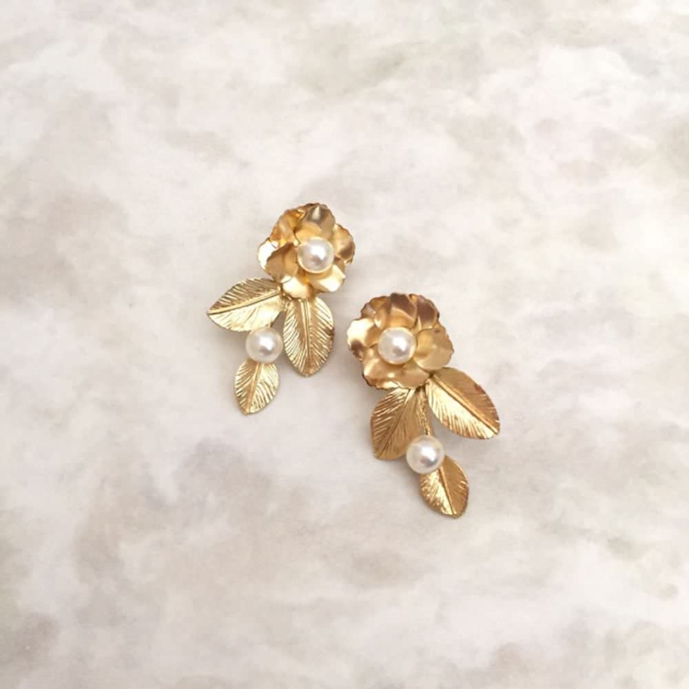 【ピアス・イヤリング】Natural ビジューピアス/ブライダルアクセサリー 【結婚式 ピアス イヤリング】