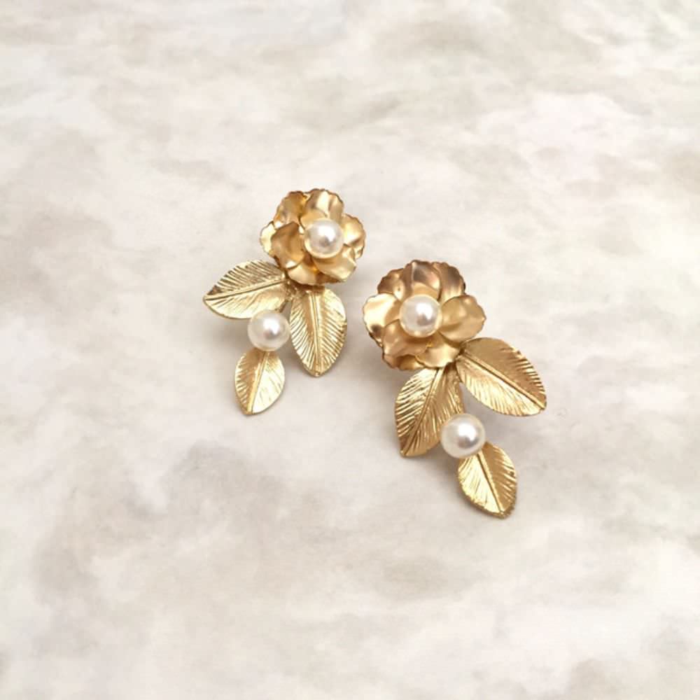 【ピアス・イヤリング】Natural ビジューピアス/ブライダルアクセサリー 【結婚式 ピアス イヤリング】