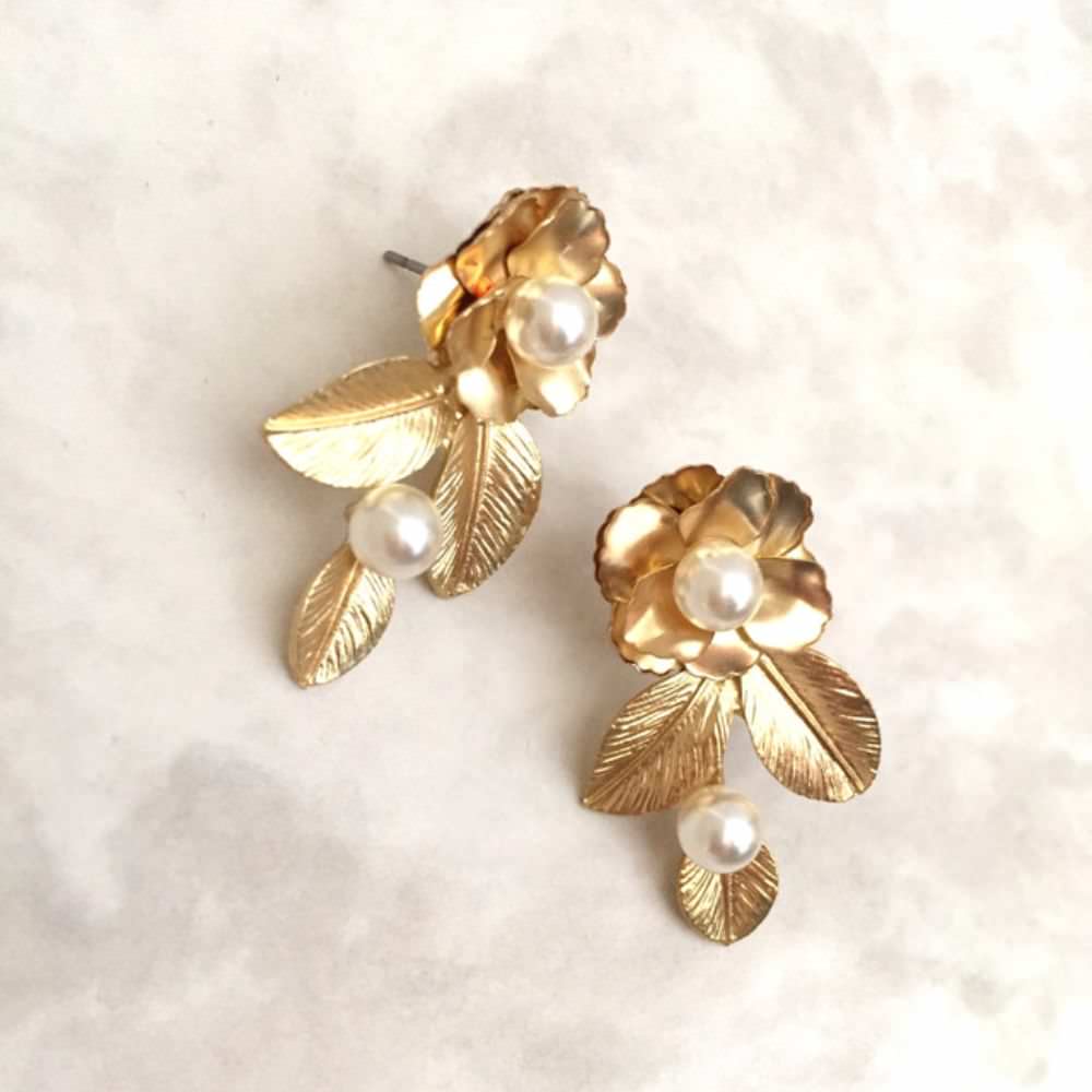 【ピアス・イヤリング】Natural ビジューピアス/ブライダルアクセサリー 【結婚式 ピアス イヤリング】
