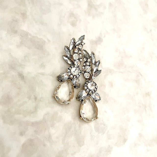 【ピアス・イヤリング】antique ビジューピアス/ブライダルアクセサリー 【結婚式 ピアス イヤリング】