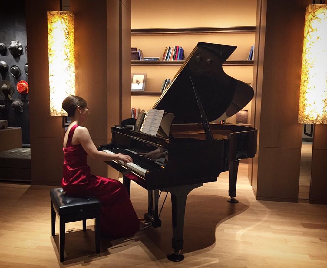 生演奏(クラシックピアノ奏者) 【結婚式 披露宴 余興】