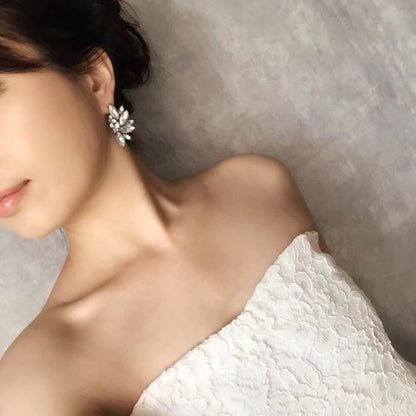 【ピアス・イヤリング】angel ビジューピアス/ブライダルアクセサリー 【結婚式 ピアス イヤリング】