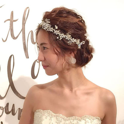 【ヘッドドレス】classy silverリボンカチューシャ/ブライダルアクセサリー 【結婚式 ヘアアクセサリー】