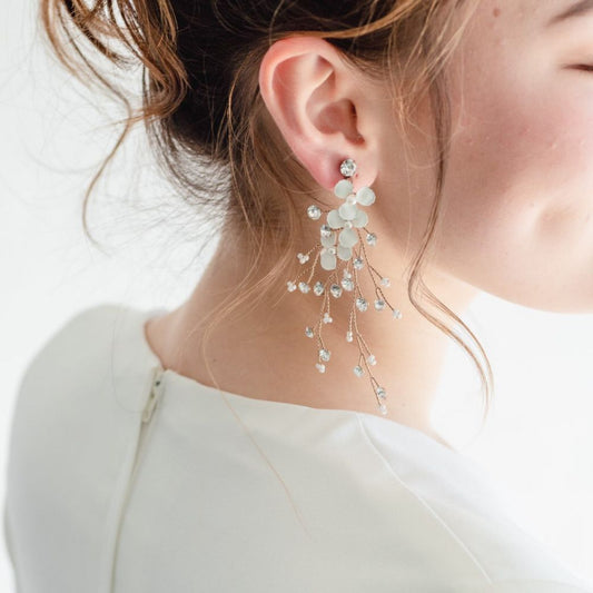 【イヤリング】ブライダルイヤリング 小枝イヤリング フラワー ビジュー リーフ ゴールド h2 【結婚式 ピアス イヤリング】