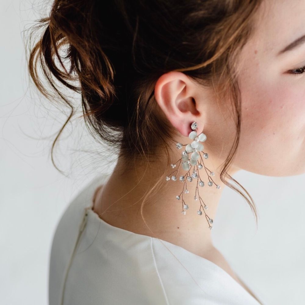 【イヤリング】ブライダルイヤリング 小枝イヤリング フラワー ビジュー リーフ ゴールド h2 【結婚式 ピアス イヤリング】