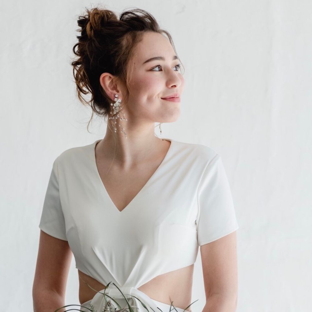 【イヤリング】ブライダルイヤリング 小枝イヤリング フラワー ビジュー リーフ ゴールド h2 【結婚式 ピアス イヤリング】