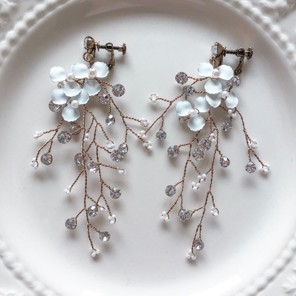 【イヤリング】ブライダルイヤリング 小枝イヤリング フラワー ビジュー リーフ ゴールド h2 【結婚式 ピアス イヤリング】