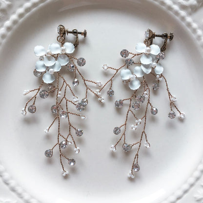 【イヤリング】ブライダルイヤリング 小枝イヤリング フラワー ビジュー リーフ ゴールド h2 【結婚式 ピアス イヤリング】