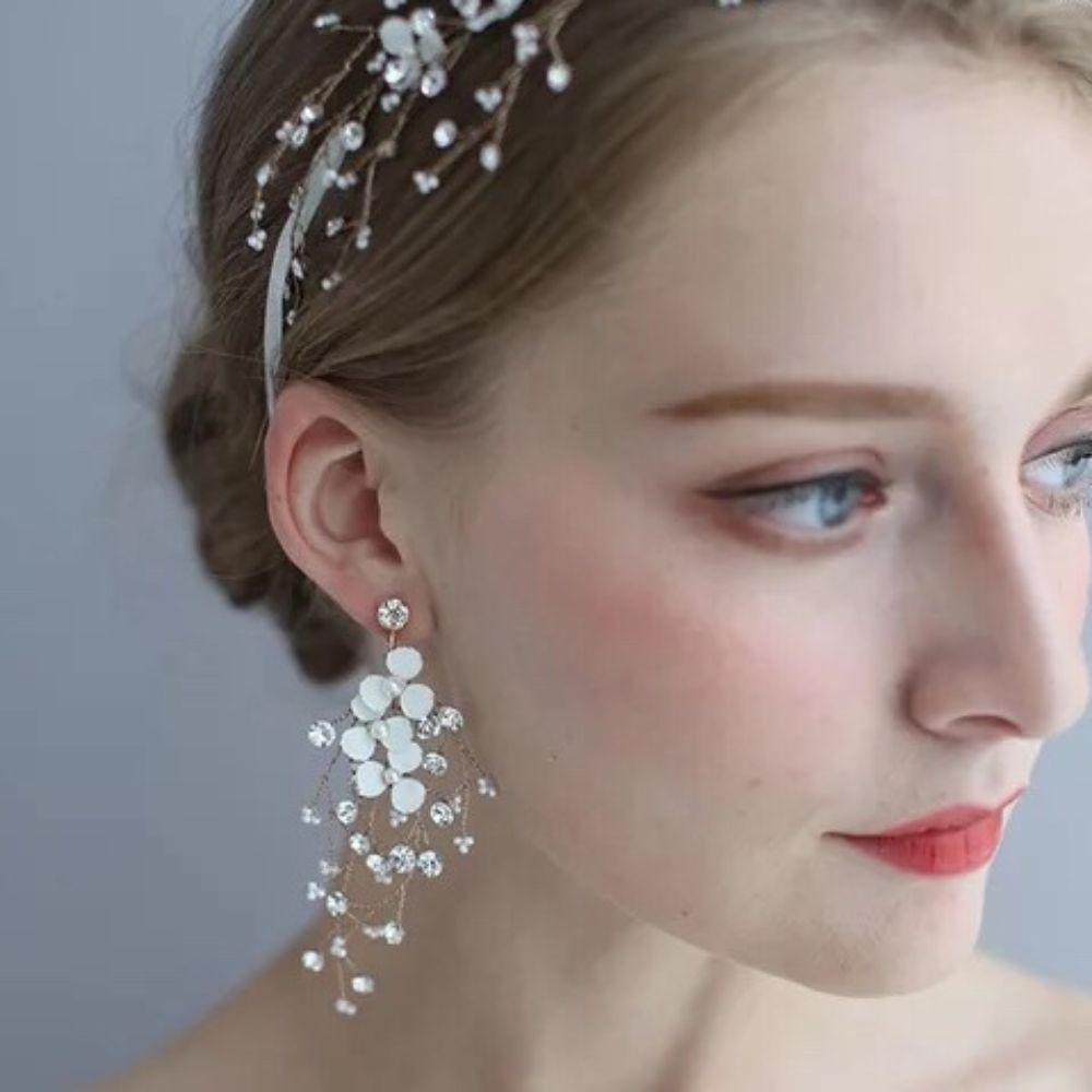 【ピアス】ブライダルピアス 小枝ピアス フラワー ビジュー リーフ ゴールド h2 【結婚式 ピアス イヤリング】