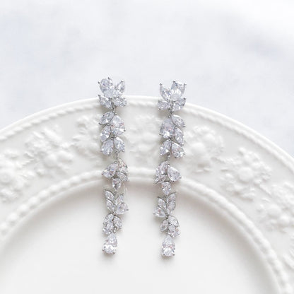 【ピアス】ビジュー ロングリーフ ウェディング ブライダルピアス i4 【結婚式 ピアス イヤリング】