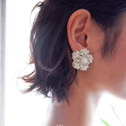 【イヤリング】パール ビジュー フラワー ブライダル イヤリング i6 【結婚式 ピアス イヤリング】