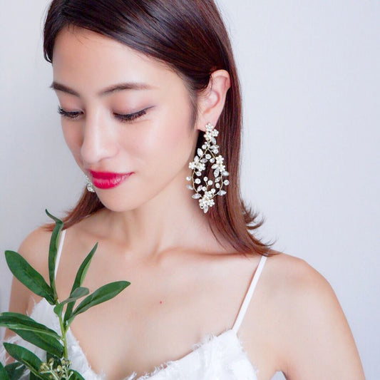 【ピアス】ブライダルピアス 小枝ピアス フラワー ビジュー リーフ ゴールド i9 【結婚式 ピアス イヤリング】