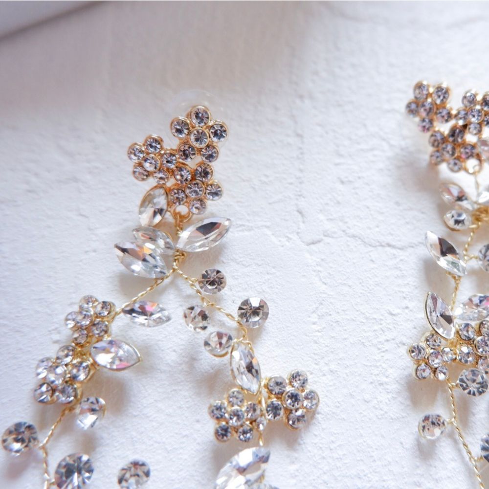 【ピアス】ブライダルピアス 小枝ピアス フラワー ビジュー リーフ ゴールド i9 【結婚式 ピアス イヤリング】