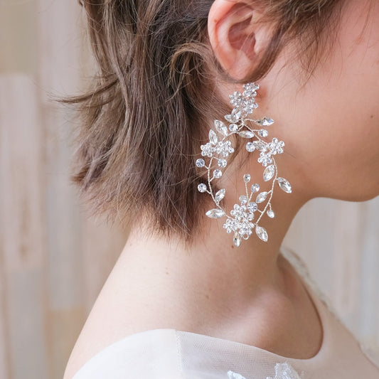 【イヤリング】ブライダルイヤリング 小枝イヤリング フラワー ビジュー リーフ シルバー i10 【結婚式 ピアス イヤリング】