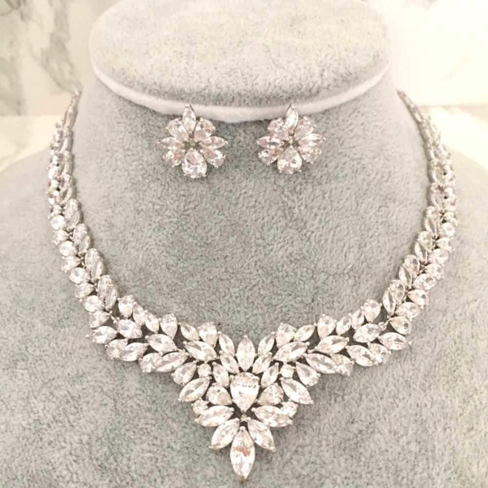 luxury ジルコニアネックレス&ピアスセット/ブライダルアクセサリー 【結婚式 アクセサリーセット】