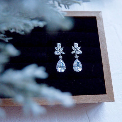 【ピアス】ビジュー ウェディング ブライダルピアス j4 【結婚式 ピアス イヤリング】