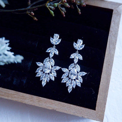 【ピアス】ビジュー ウェディング ブライダルピアス j6 【結婚式 ピアス イヤリング】