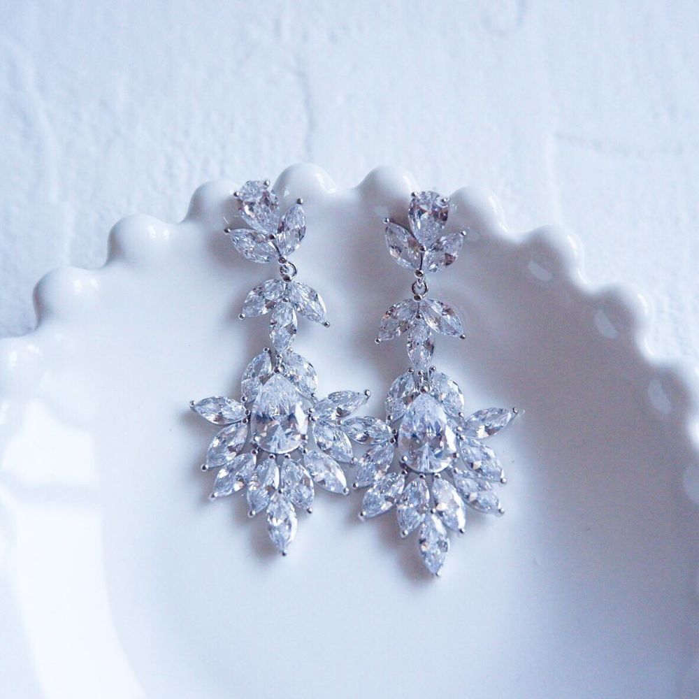 【ピアス】ビジュー ウェディング ブライダルピアス j6 【結婚式 ピアス イヤリング】